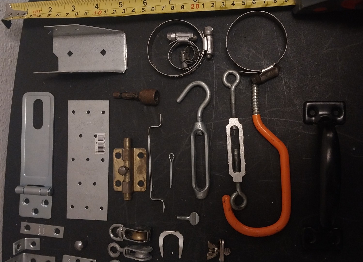 BUILDING HARDWARE -Steel Brackets – Pulleys -Leash Clips – Mostly New – 2.3 LBS