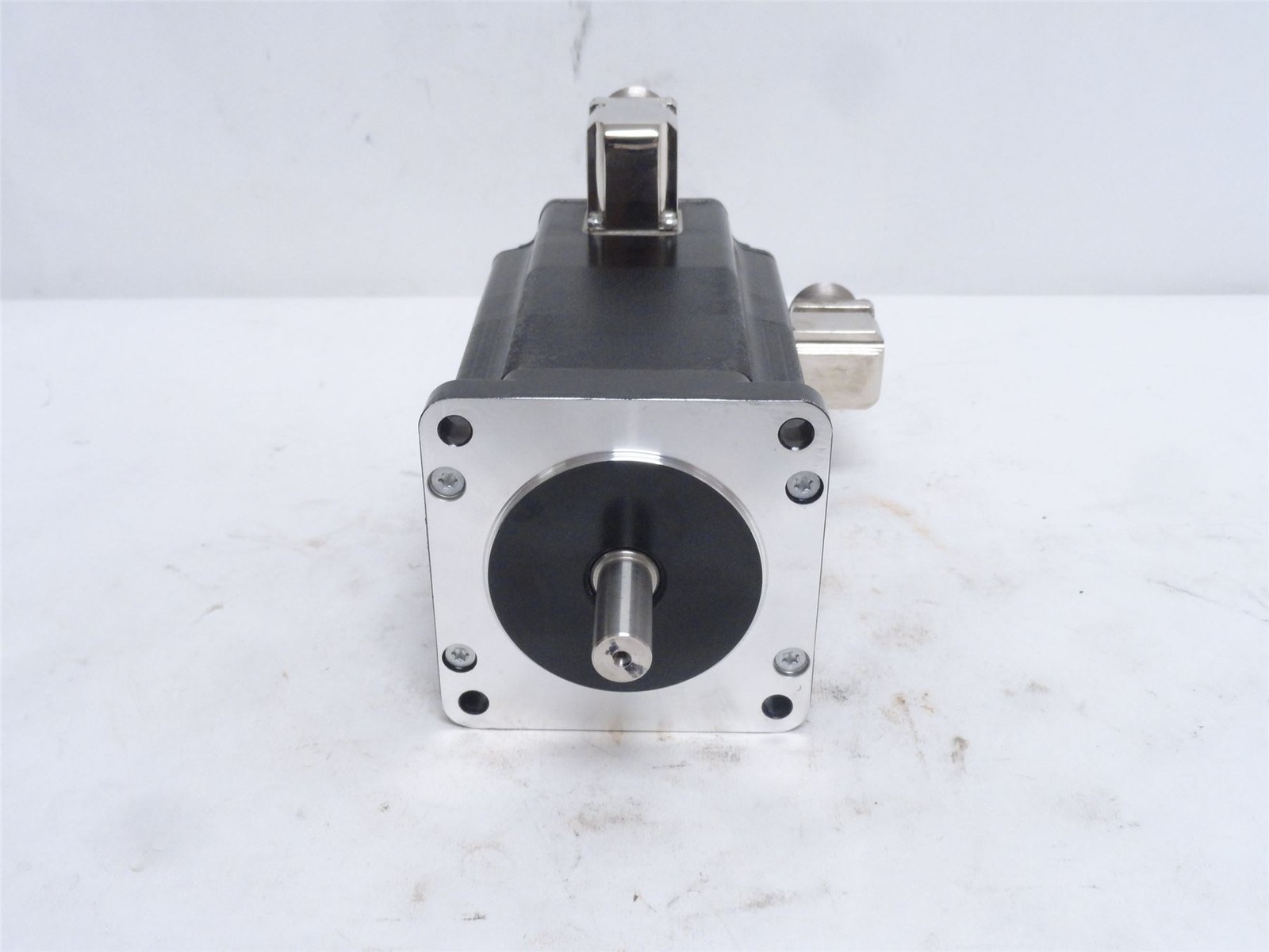245954 New-No Box; Schneider BRS39AW361ACA Stepper Motor; 3PH; 230VAC; 325VDC