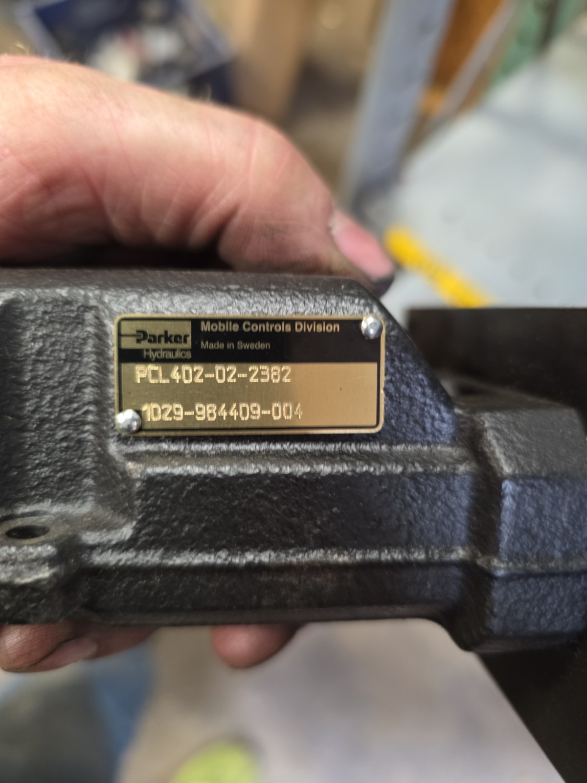 Komatsu HOIST CONTROL – PB7838, Parker PCL402-02-2382,