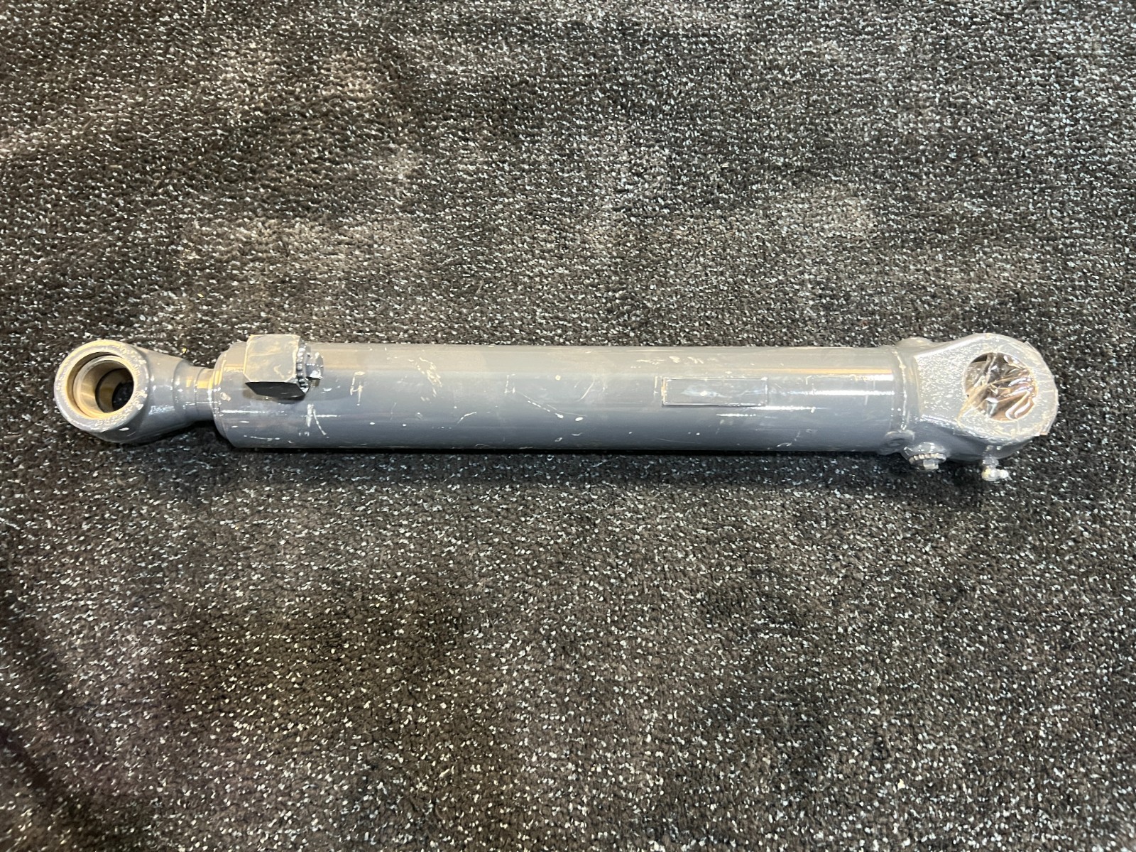 Hydraulic Welded Cylinder 2.89″ OD x 24″ Retracted Length x 1.41″ Rod