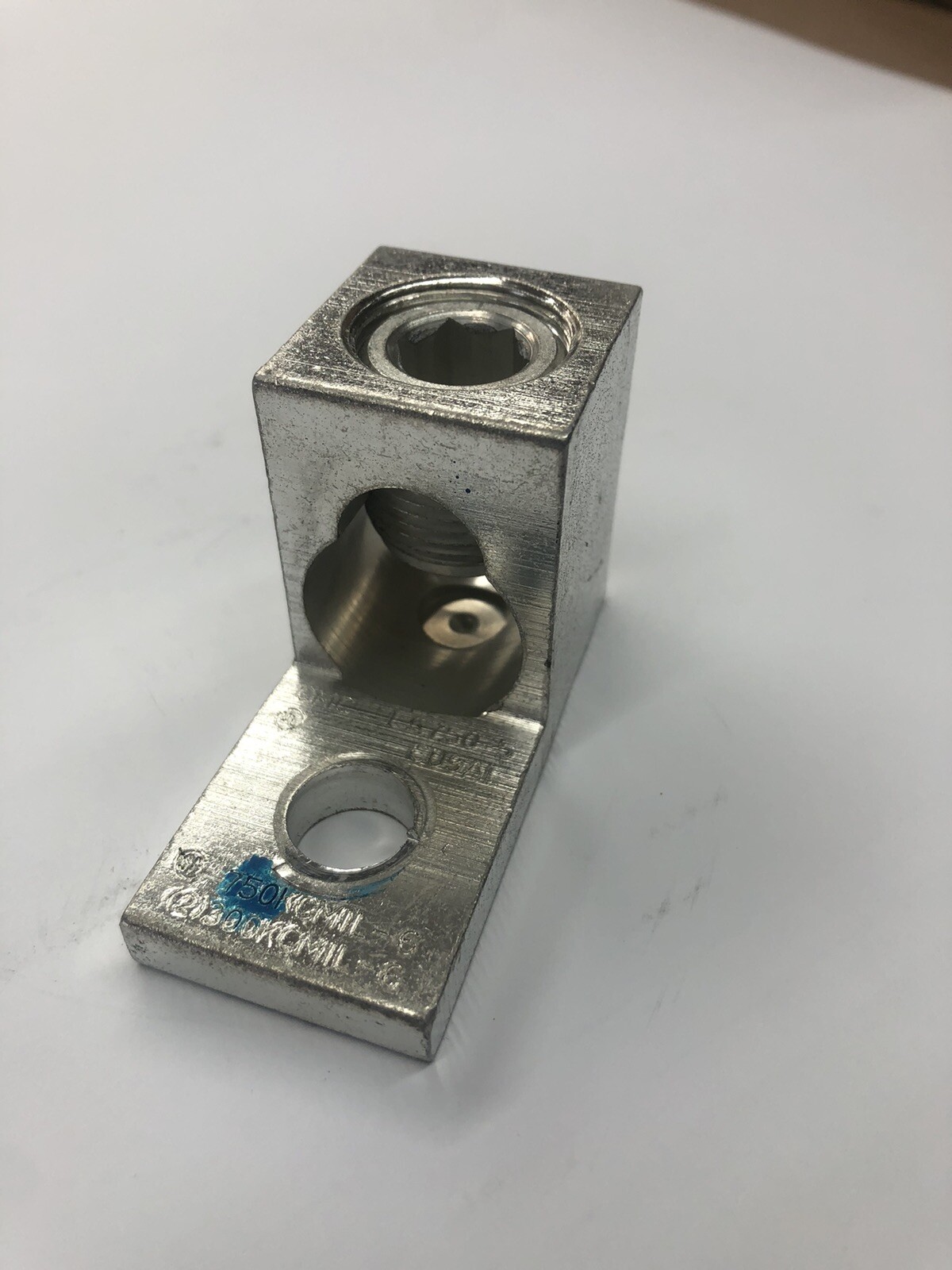 CMC LA-750-5 CU9AL 750KCMIL-6 Terminal Lug