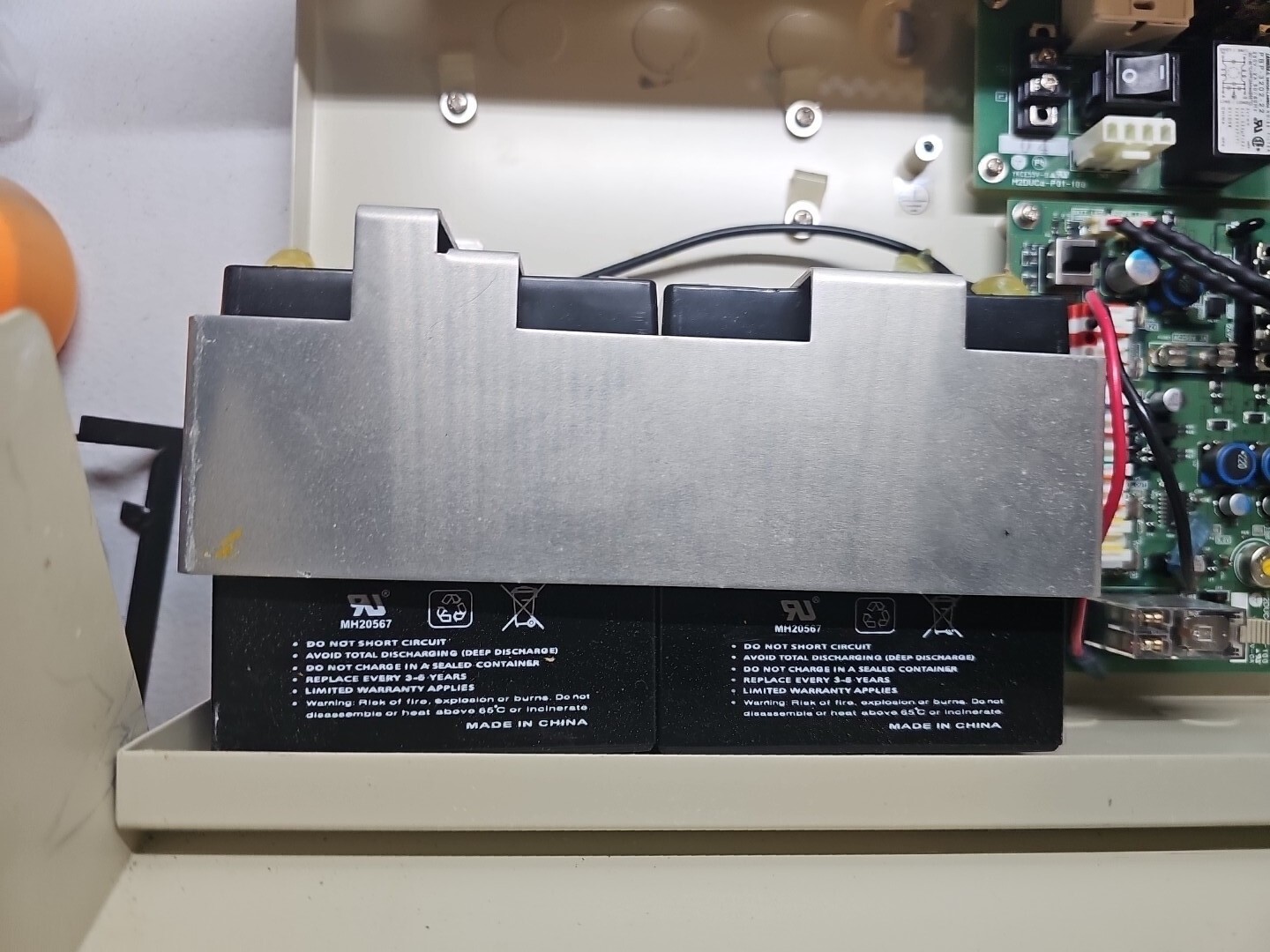 MIWA Door Control Unit (DCU) Model CMHL-001. Supply Input AC100-240v 50/60Hz. Z