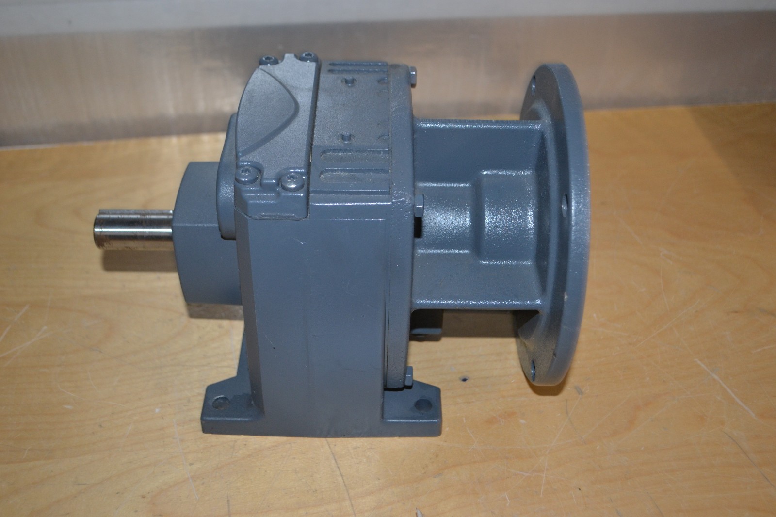 Boston Gear 28169 F612C-8-B5 Speed Reducer 8:1 Ratio 1750 RPM 2.69 IN HP 762 LB