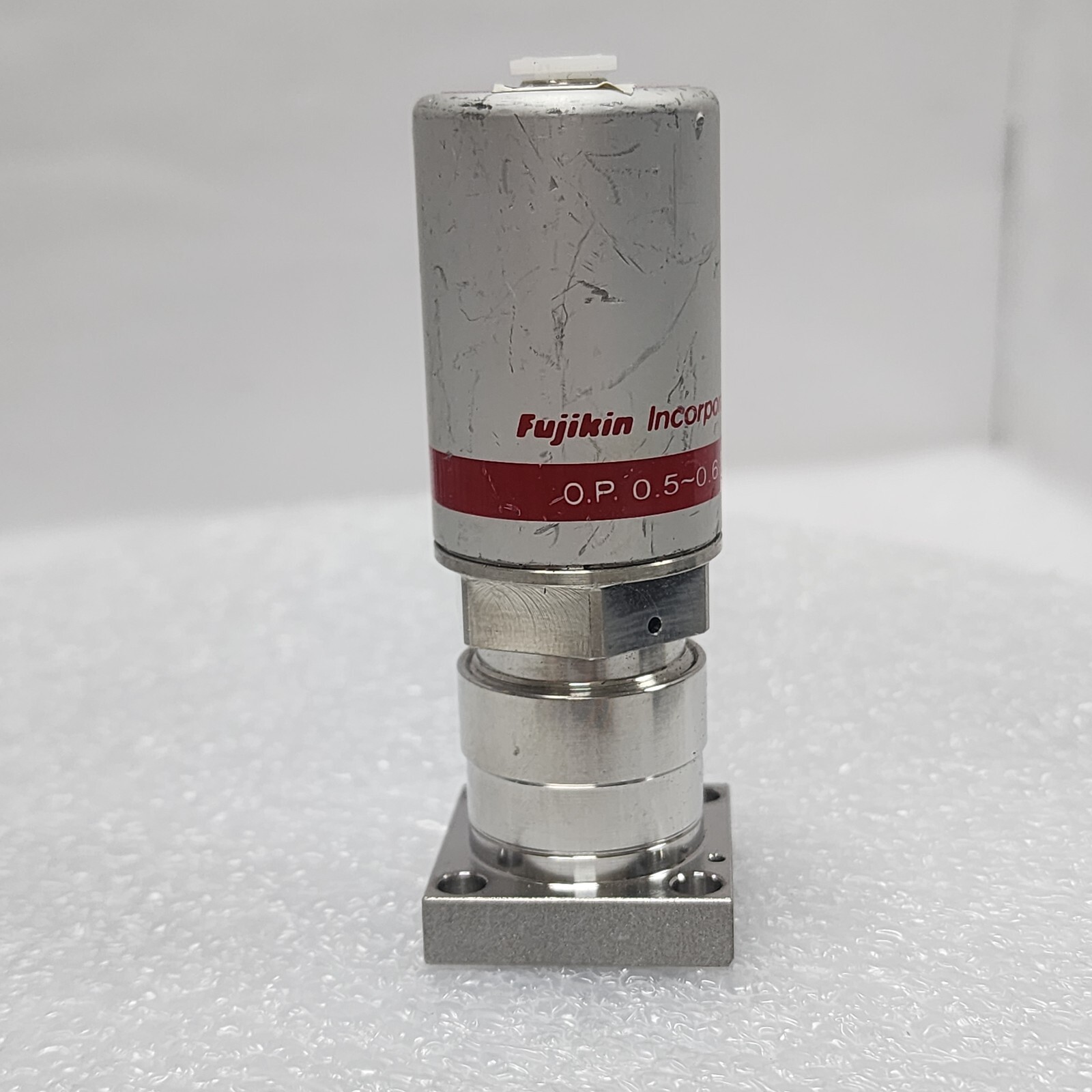 Fujikin 0.5-0.6 MPa C No 565602 , Lam 766-197844-003 Rev C Type NC. Valve,_97966