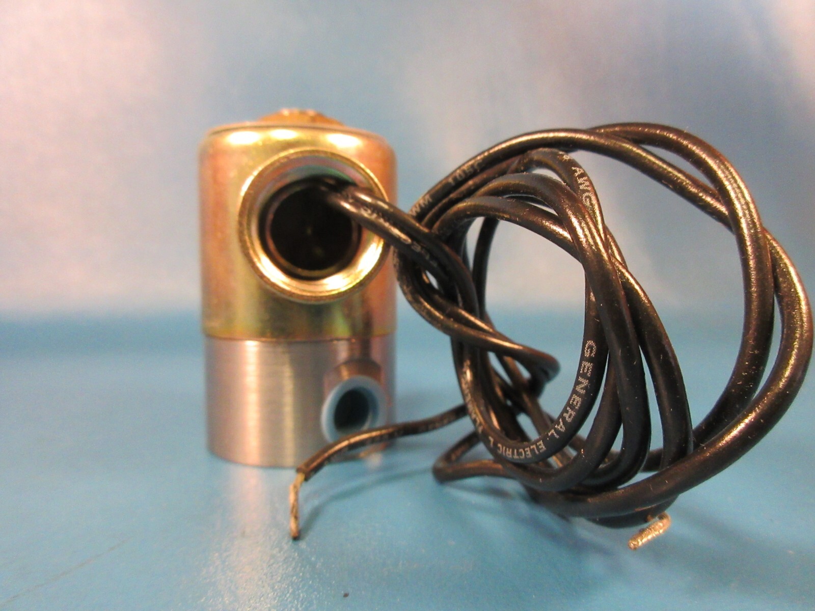 SKINNER V52DB2022, Solenoid Valve, 120/60. Psi: 20. Watts: 10. Orifice: 1/4