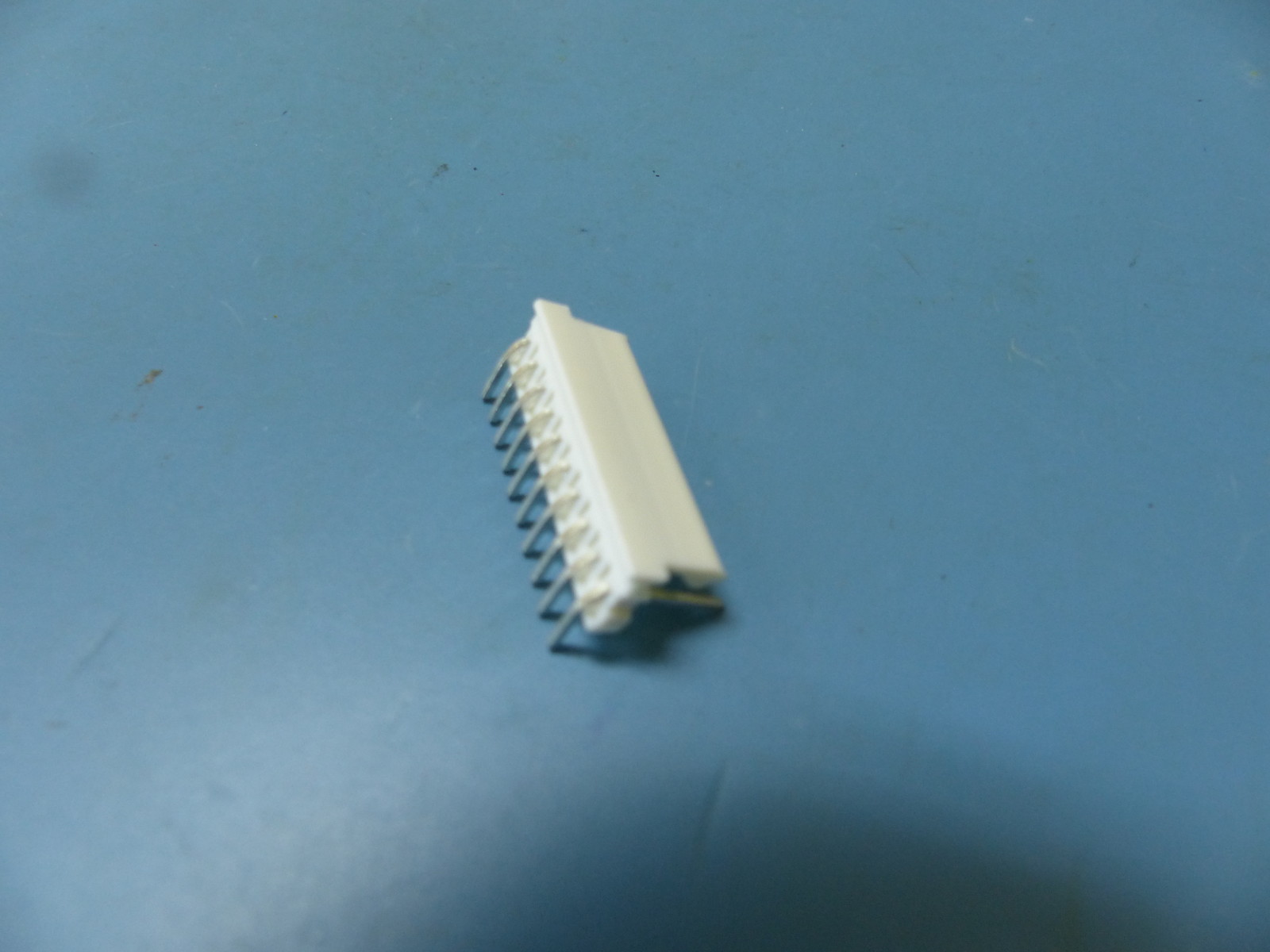 AMP/TYCO 1-640457-0 Qty of 123 per Lot HDR 10POS RA