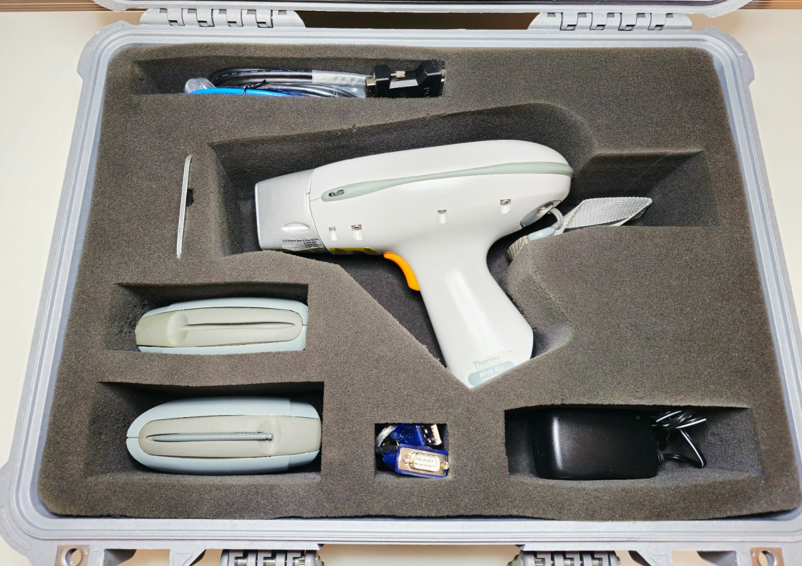 Thermo Scientific Niton XLp 300A XRF Analyzer Cd-109 Powers On w/ Case