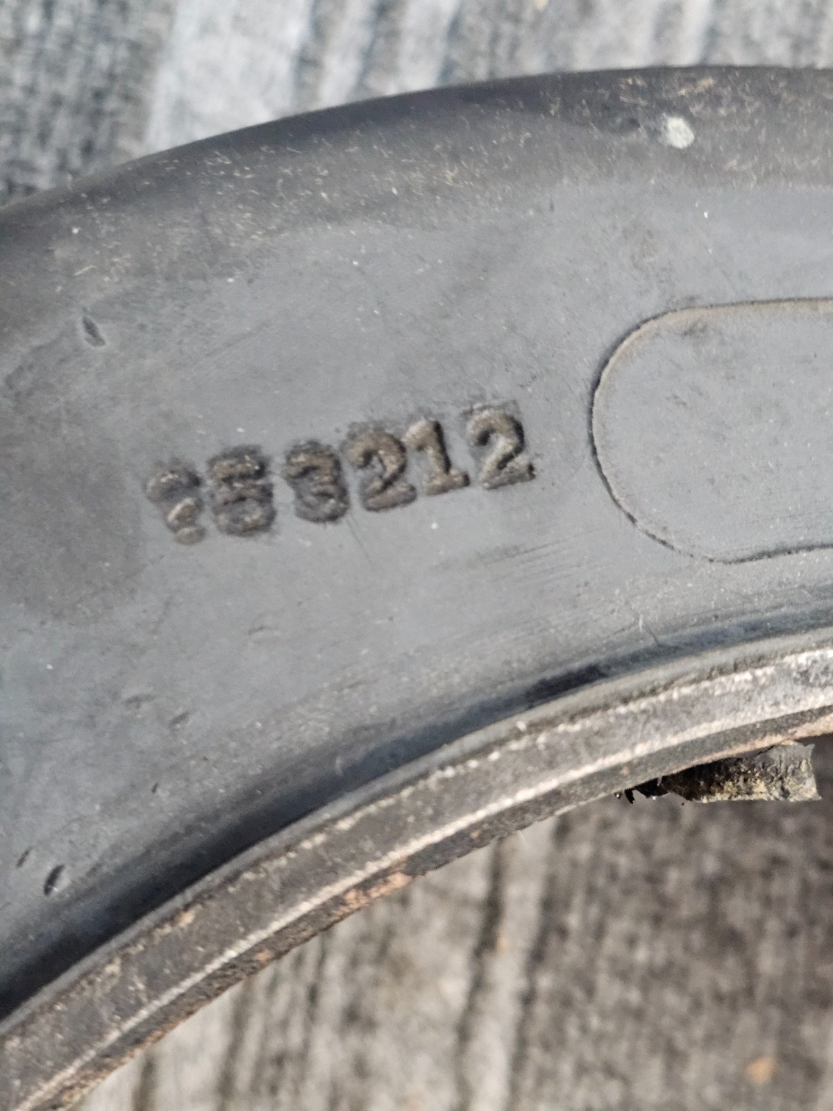 (QTY 1) Mitco Super Solid Smooth Press-On Forklift Tire 18x5x12-1/8, 253212