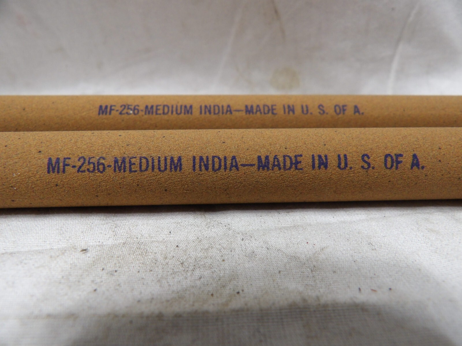 Norton MF-256 Medium India 5/8″ Round x 6″ – Made in the USA (Qty of 2)