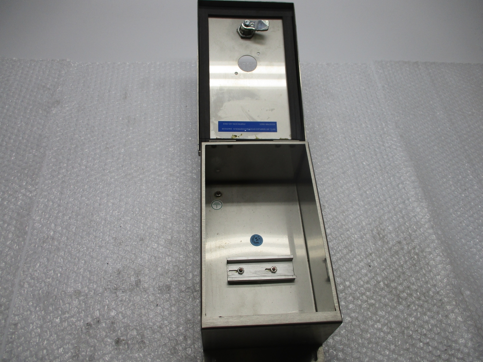 SIMPLEX SYSTEM CONTROLS ADS-40-N4X ENCLOSURE W/LOCK UNMP