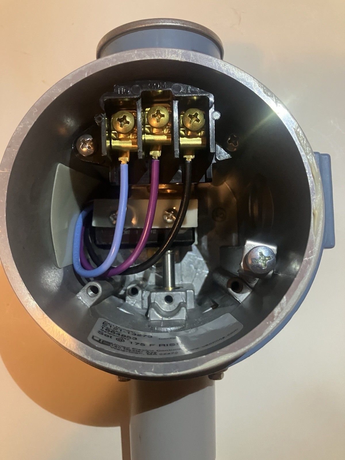 United Electric Controls Thermostat P/N E121-13273