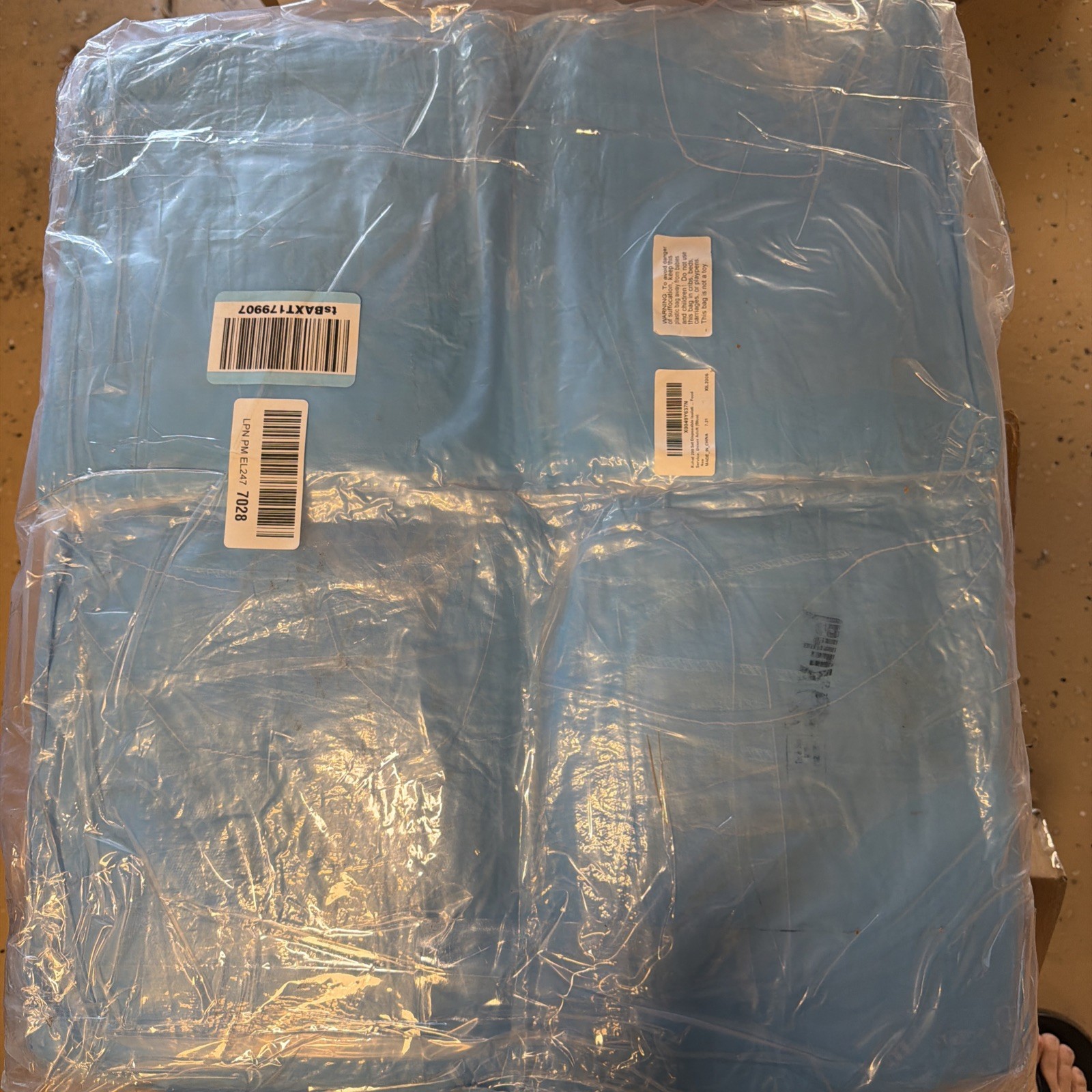 Xuhal 100 Set Disposable Isolation Gowns Set PPE Gowns Disposable and Non Woven