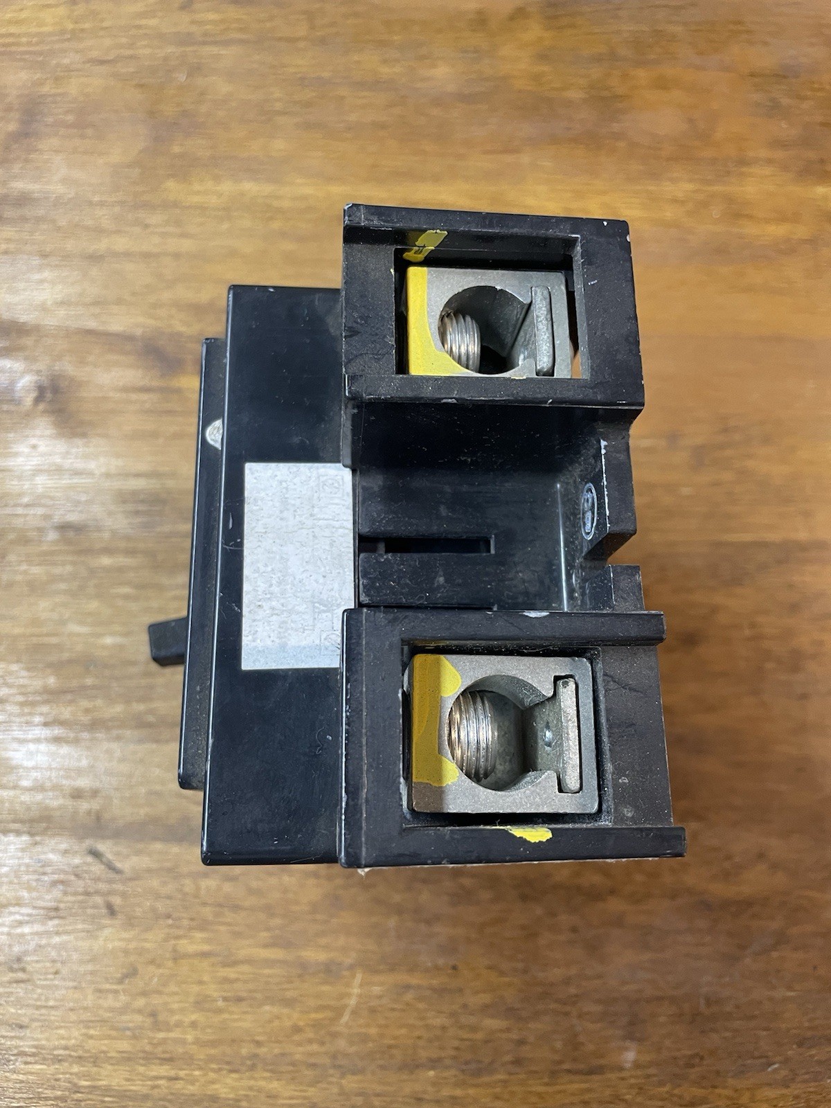 Eaton CSR2200N 200A 2-Pole Main Breaker 201-250V Trip Indicator
