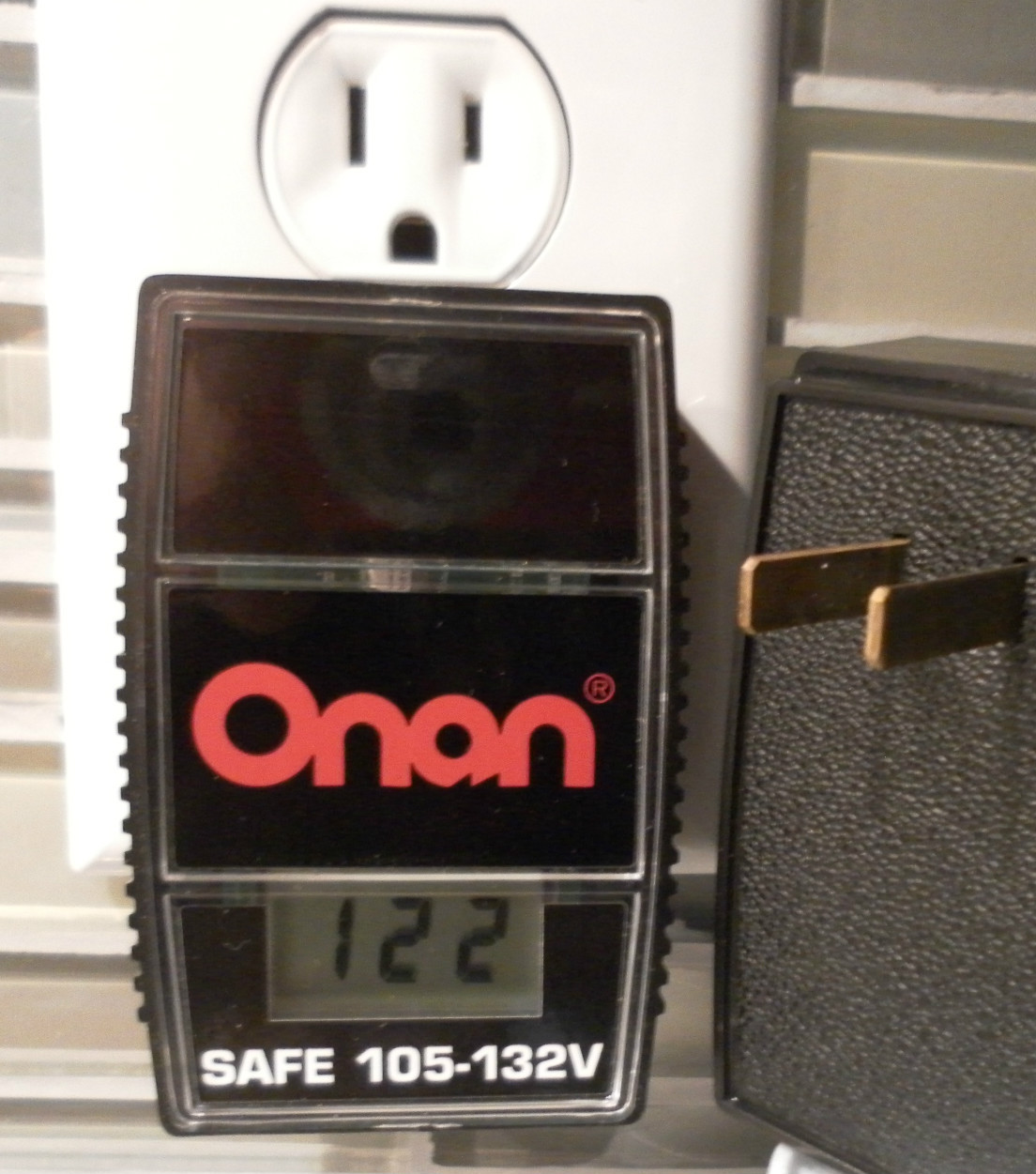 DIGITAL VOLT METER YOU PLUG IN THE WALL MONITOR TO VOLTAGE 105-132 VAC