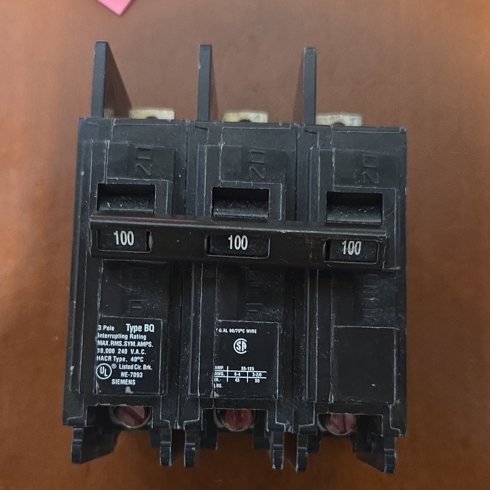 Siemens BQ3B100 3-Pole 100A Bolt-On Main Circuit Breaker 201-250V AC
