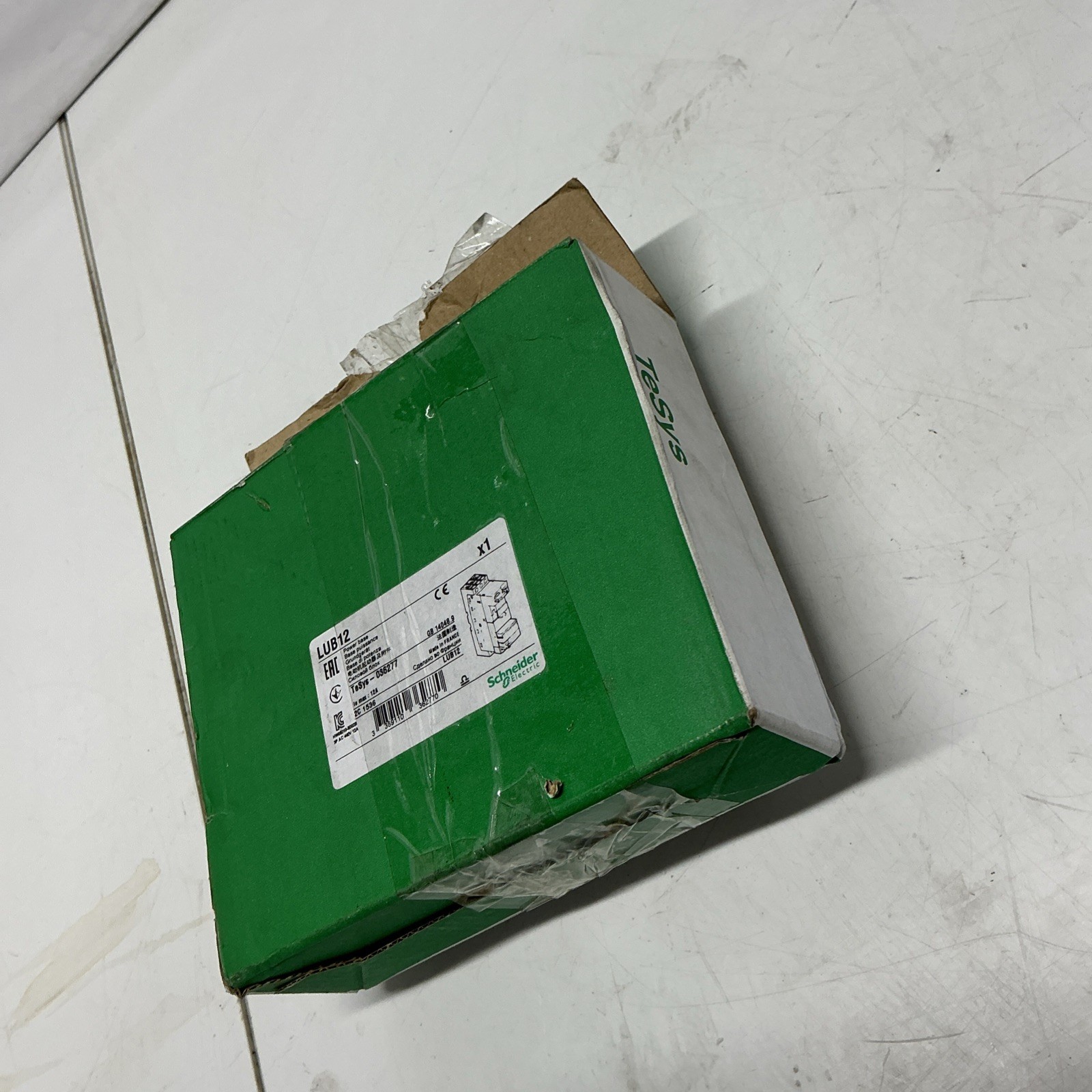 Schneider LUCB05FU/LUB12 Motor Control Unit W/ LUA8E20 AUX Contact. W-274