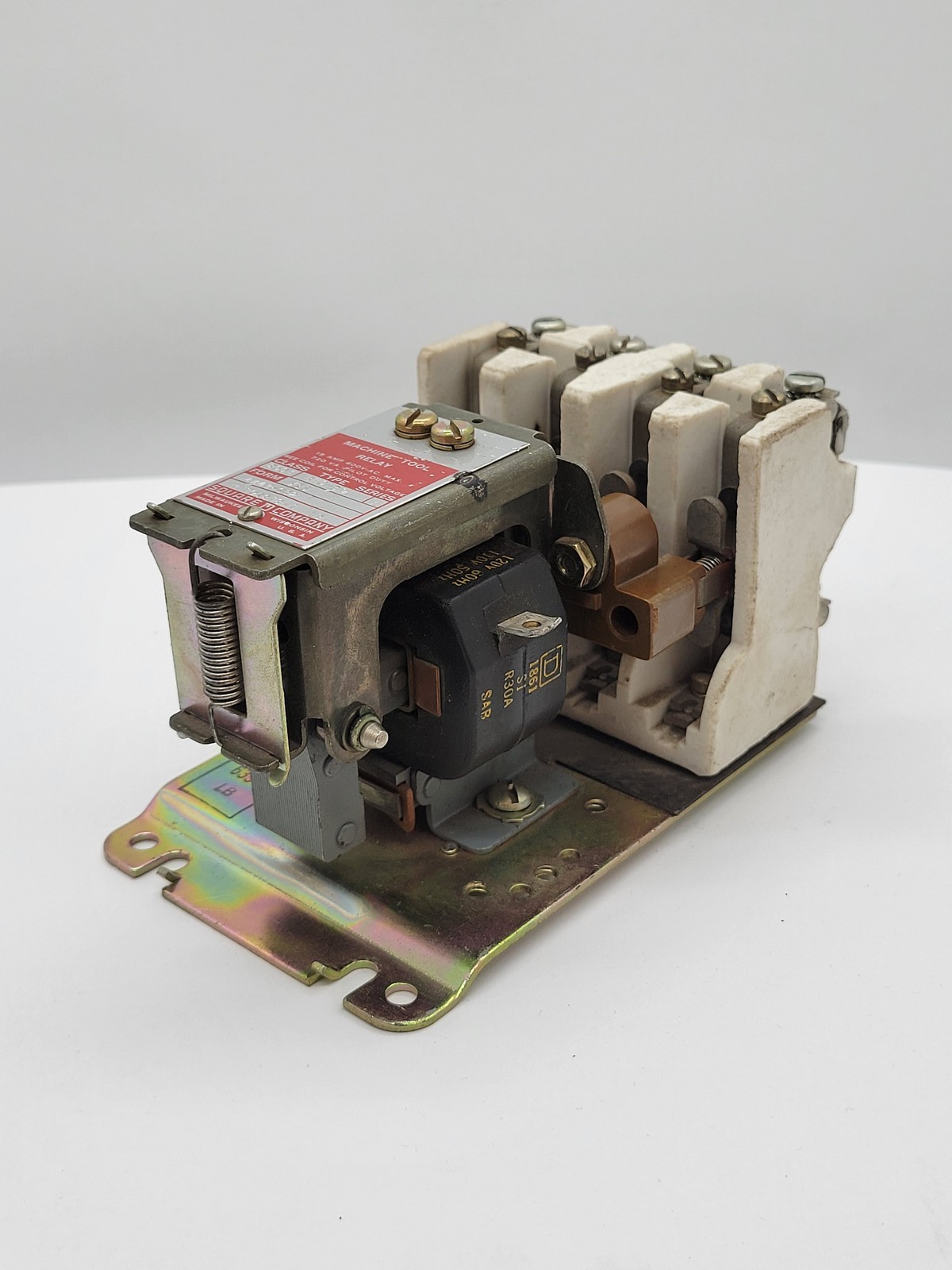Square D 501 BH0-31 Machine Tool Relay 15A 4P 600V Series A 120/110V Coil