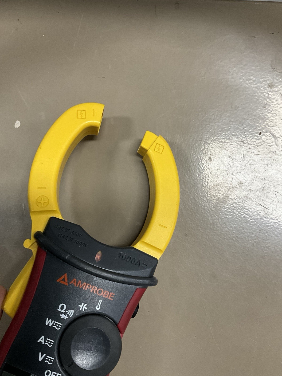 AMPROBE AC/DC-54NAV 1000A AC/DC TRMS NAVIGATOR CLAMP METER POWERS ON