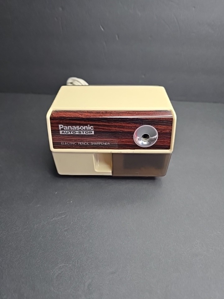 Vintage Panasonic KP-110 Auto Stop Electric Pencil Sharpener Woodgrain Tested