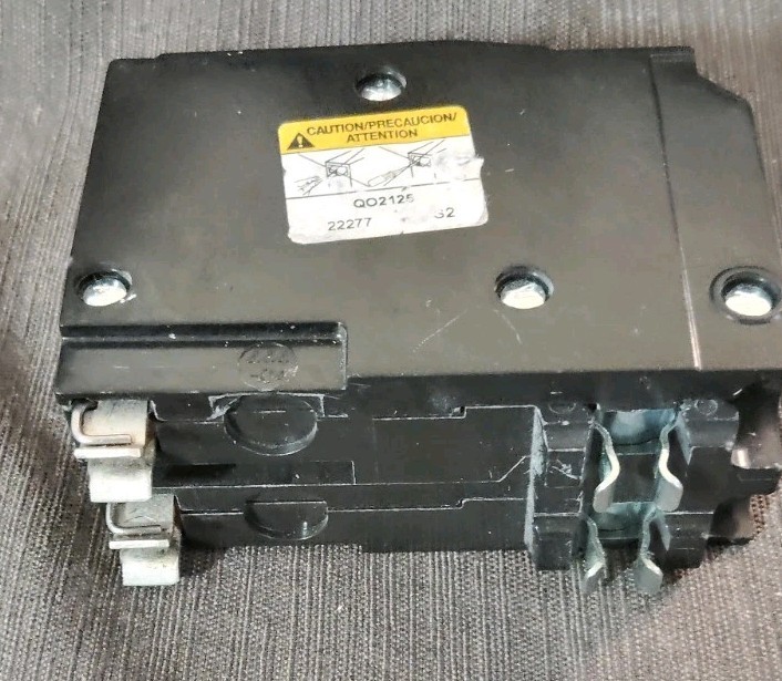 QO2125 – Square D Plug-In 240V 125A 2 pole circuit breaker 10kA@240V New W/O Box