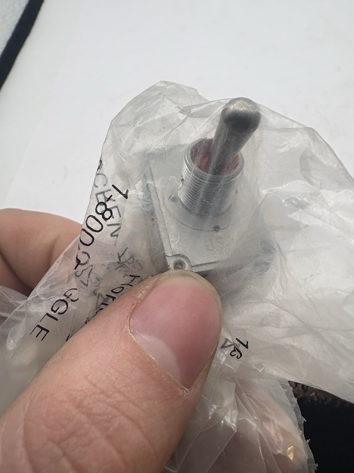 2TL1-1 MS24524-21 TOGGLE SWITCH ON OFF ON DPDT 15A 125V HONEYWELL