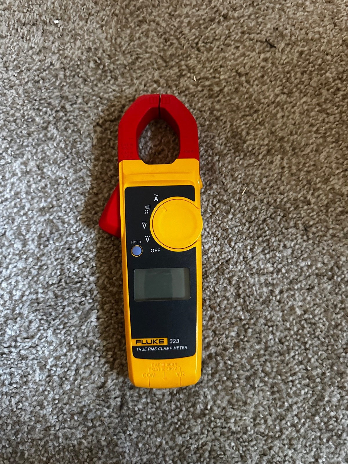 Fluke 116 + 323 HVAC Combo Kit – Multimeter & Clamp Meter