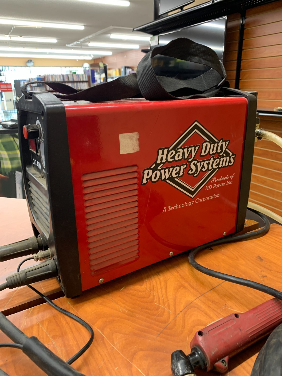 Heavy Duty Power Systems CUT-40M Inverter Plasma Cutter, 15A Input