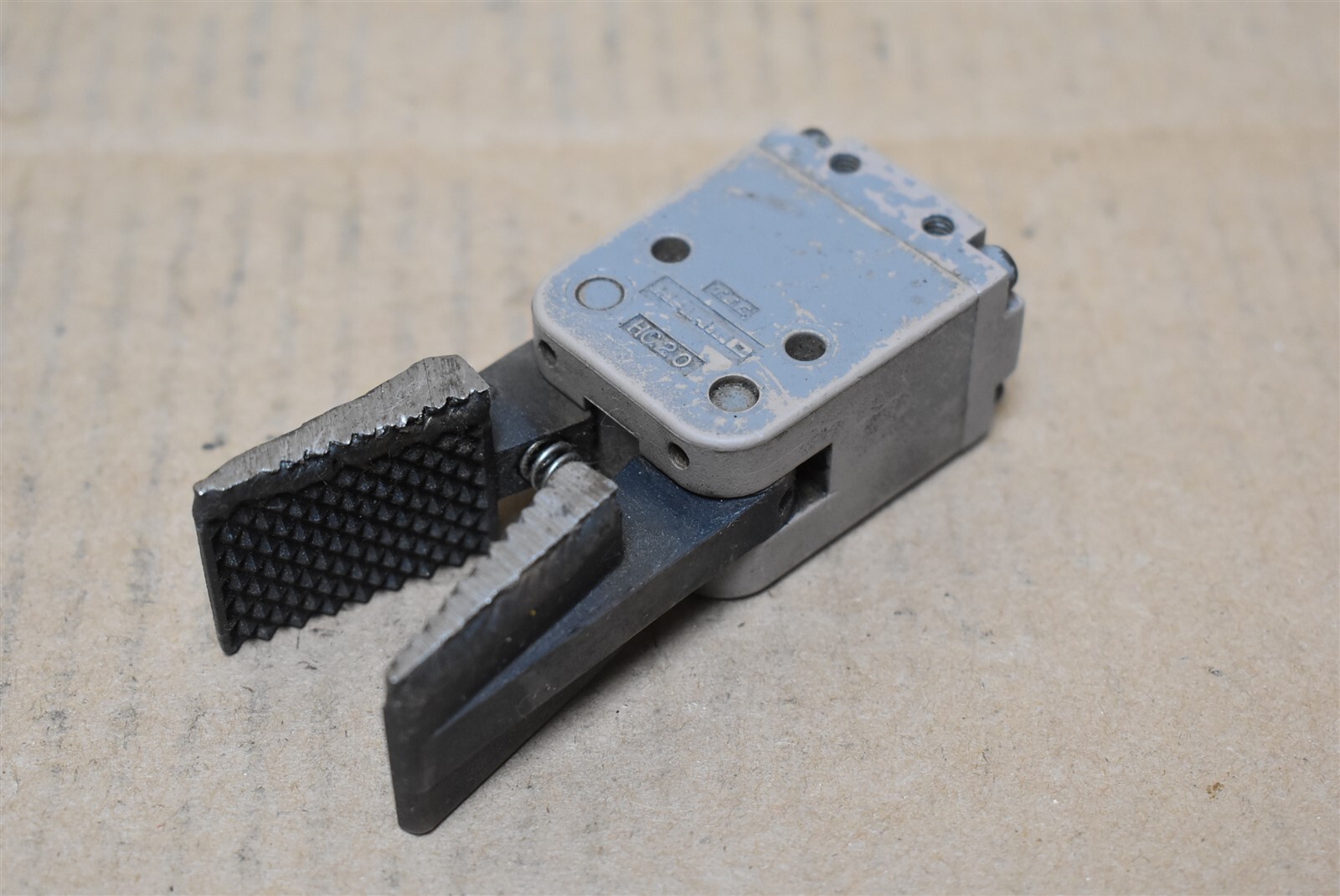 Harmo Pneumatic Gripper Part No. HC20