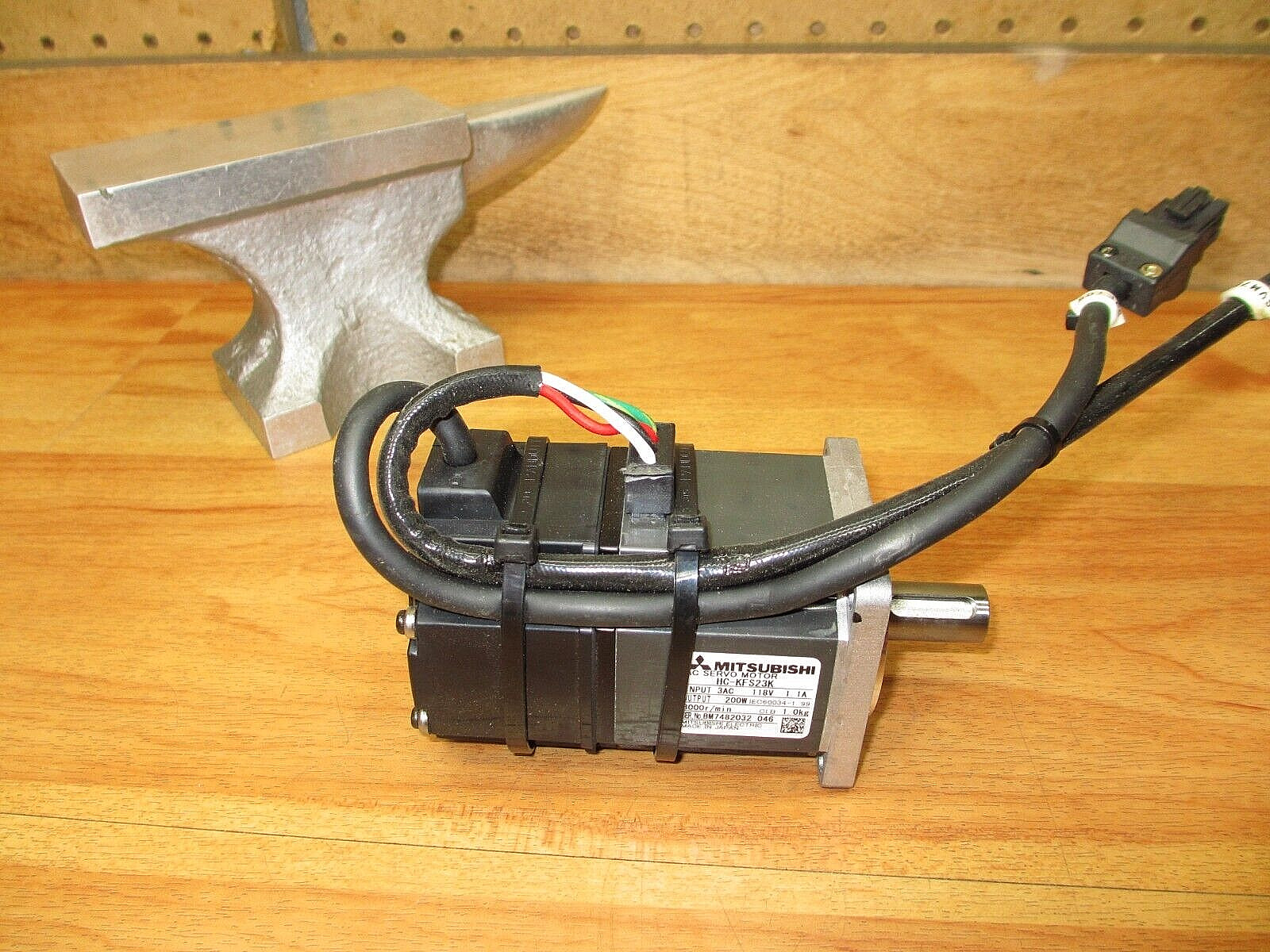 Mitsubishi HC-KFS23K *USED* AC Servo Motor 3000rpm 118V