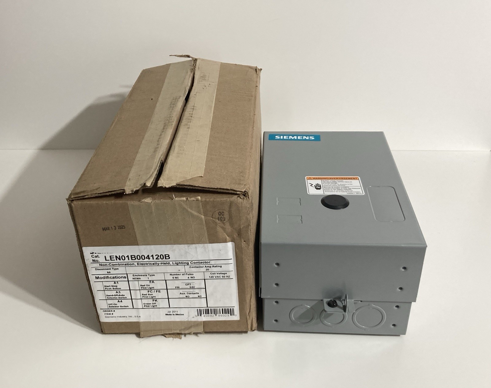 Siemens LEN01B004120B Electrically Held Lighting Contactor 4-Pole 4NO NEMA 1 20A
