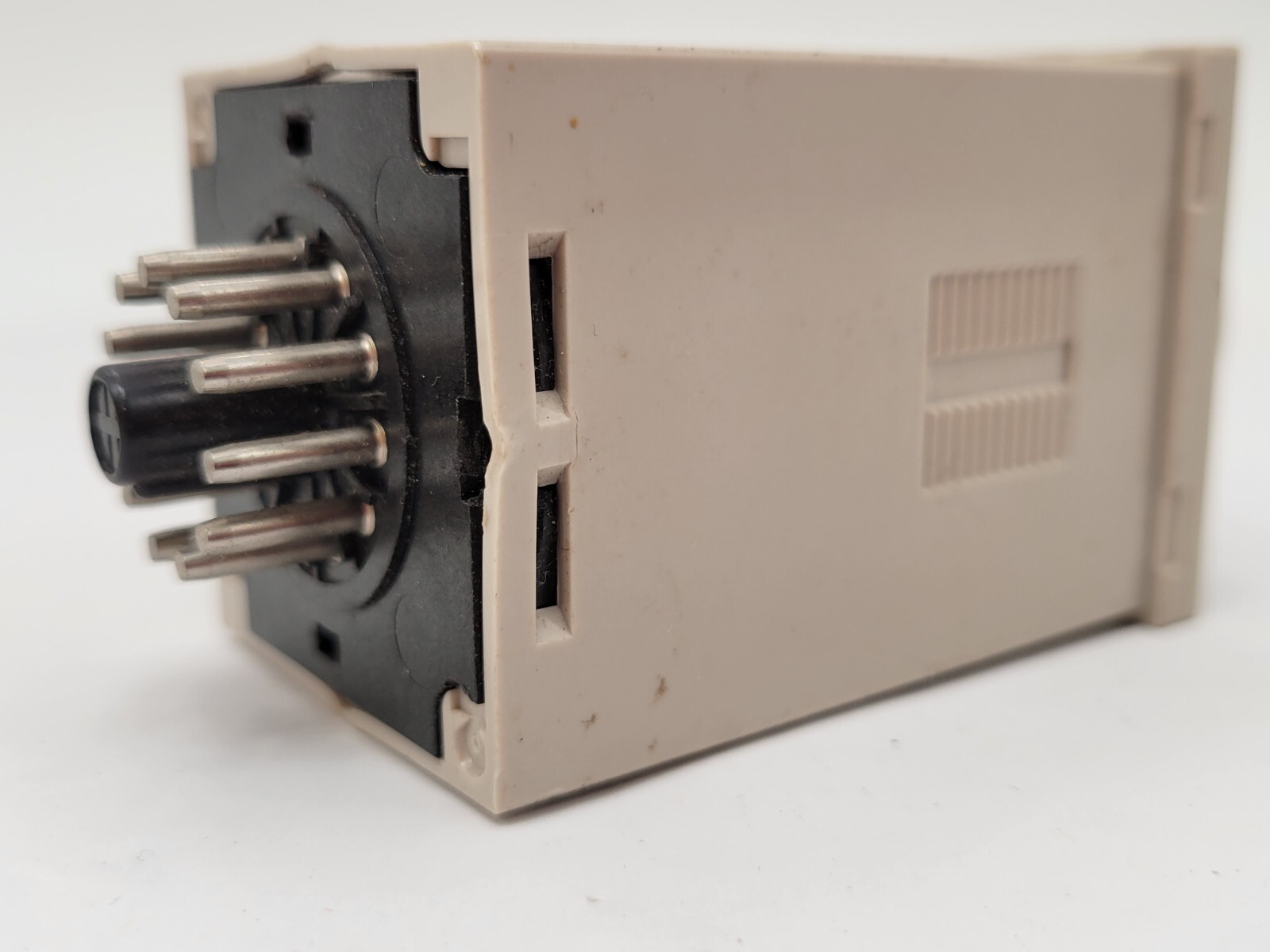 Omron H3BA Timer Relay Plug-in Mount 5A 250VAC SPDT Coil 24VDC 50/60Hz 11-Pin