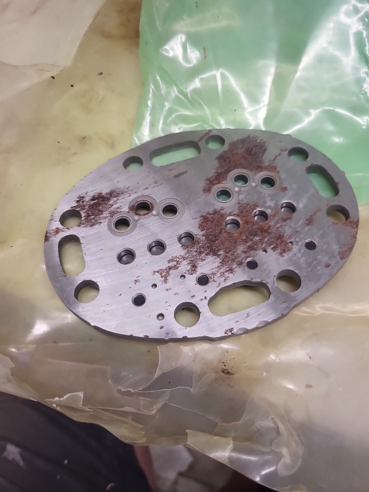Valve plate Carrier 06DA508284