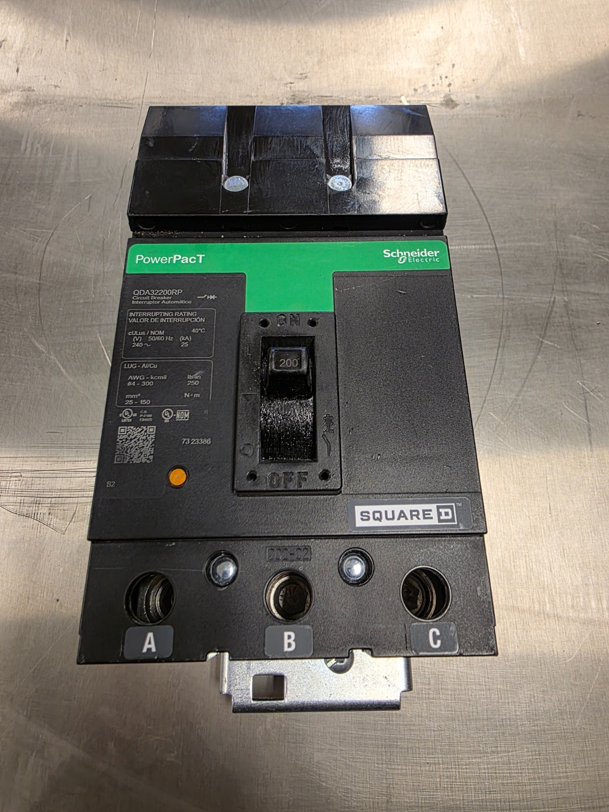 Square D QDA32200 Circuit breaker, PowerPacT Q, 200A, 3P, 240VAC, 25kA, I-Line