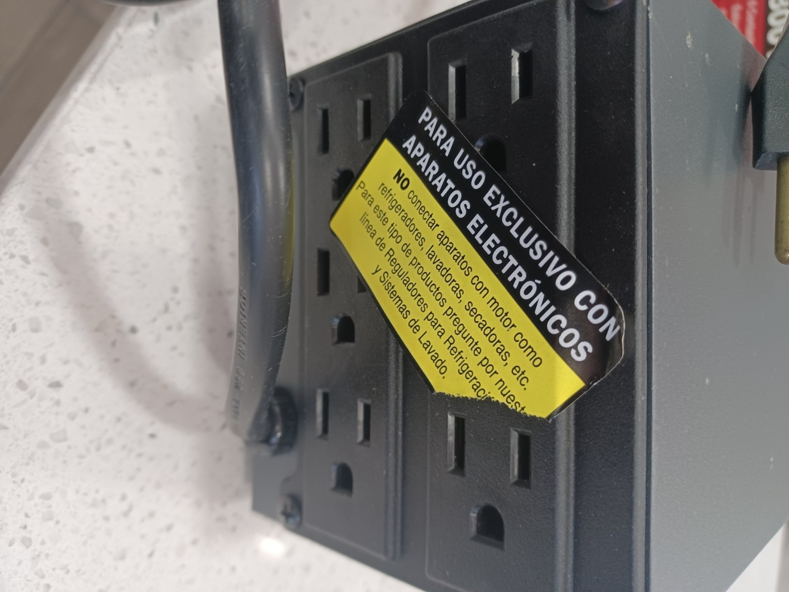 Koblenz Automatic Hi-capacity Voltage Regulator 120V – 6 outlets CPU Protection