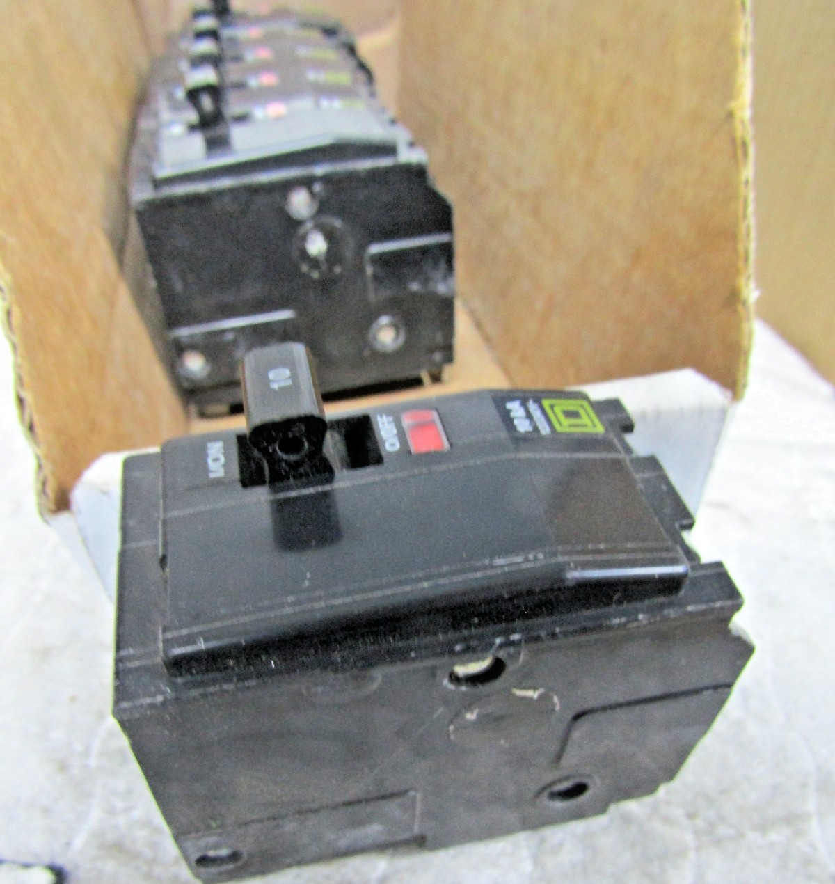 ✌️NEW SQUARE-D QO210 CIRCUIT BREAKER 2-POLE 10-AMP 120/240 VAC