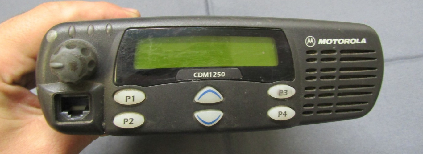 Motorola CDM1250 136-174 MHz VHF 45 Watt Two Way Radio w Mic AAM25KKD9AA2AN