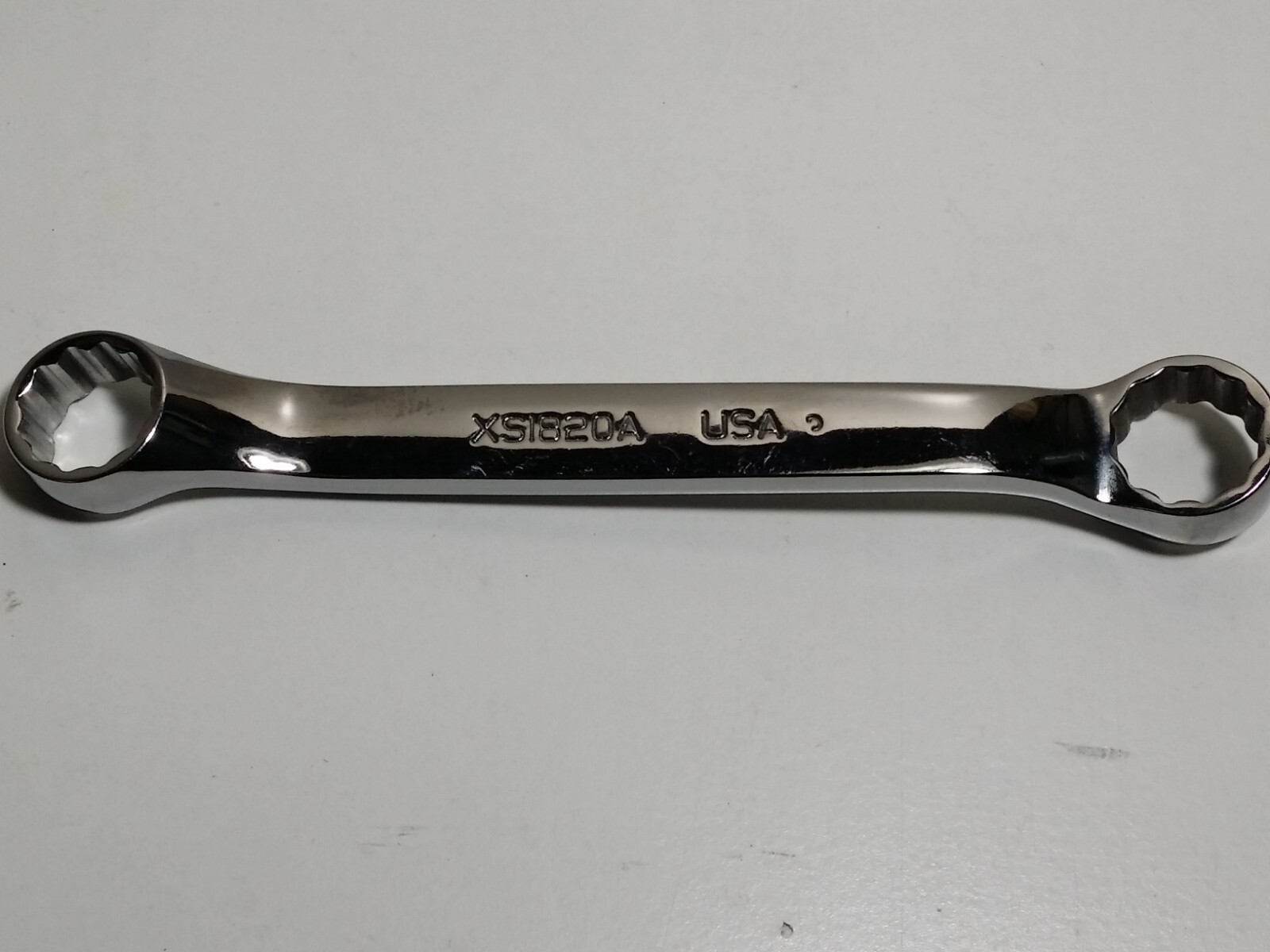 Snap-On 9/16″ X 5/8″ 12-Point Flank Drive Standard 10º Offset Box Wrench XS1820A