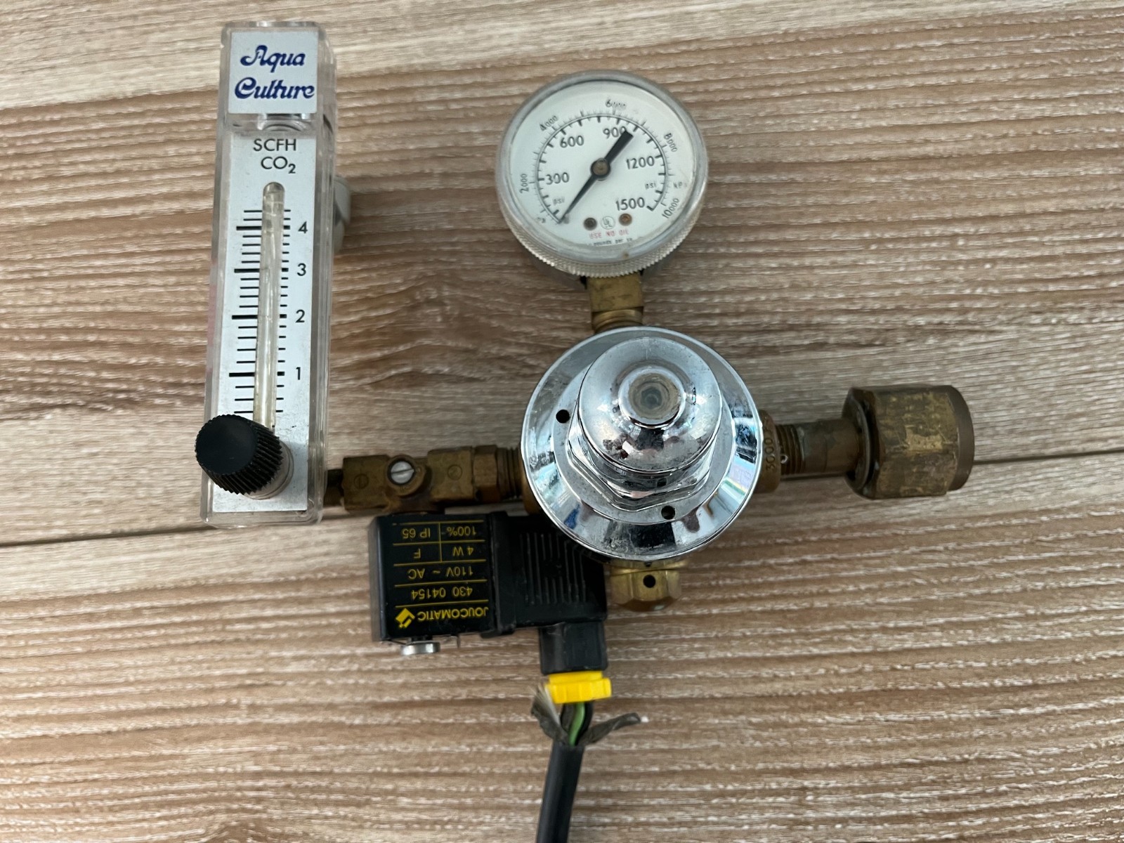AIRCO 805-7715 CO₂ Regulator CGA-320 w/ Aqua Culture Flowmeter & 110v Solenoid V