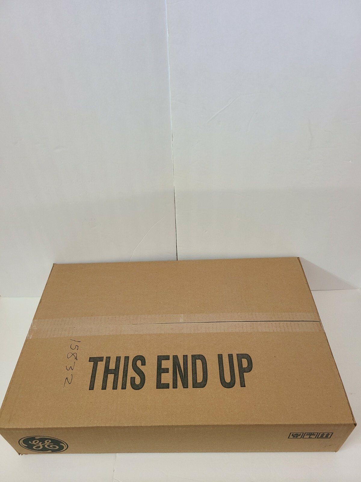 GE 20-Circuit Flush Surface Wall Main Breaker-Box Load Electrical Panel 100 Amp