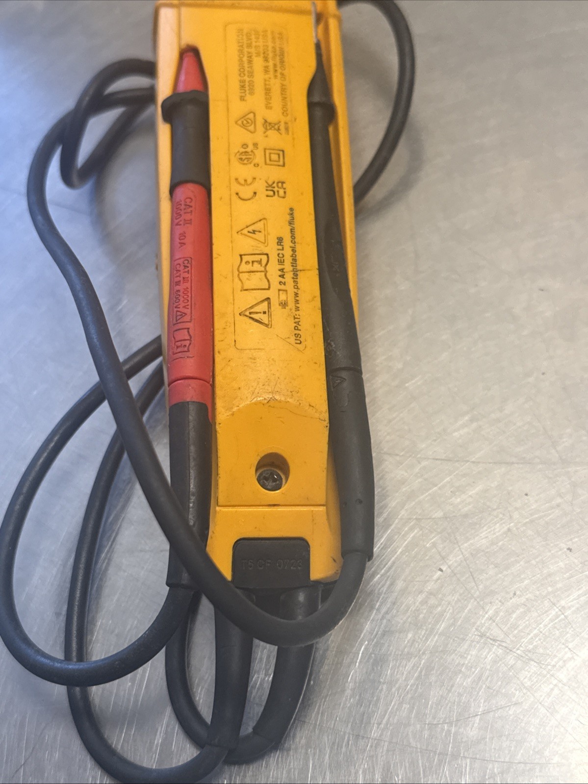 Fluke T5-600 Tester 1000V 600V Cat IV III AC DC Ohms 100A Leads Works automatic