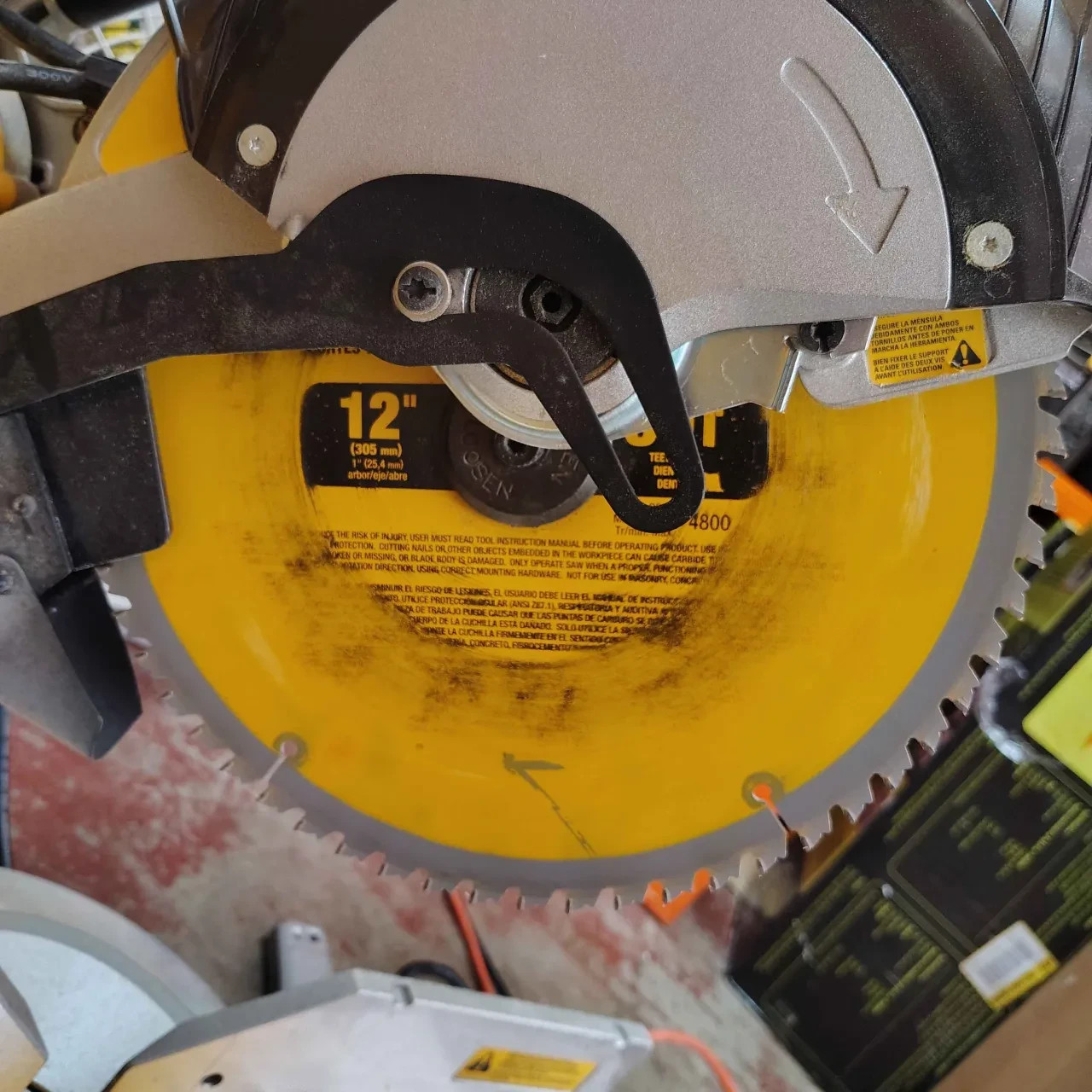DEWALT DWS716R 15 Amp 2-Bevel 12″ Compound Miter Saw *READ*
