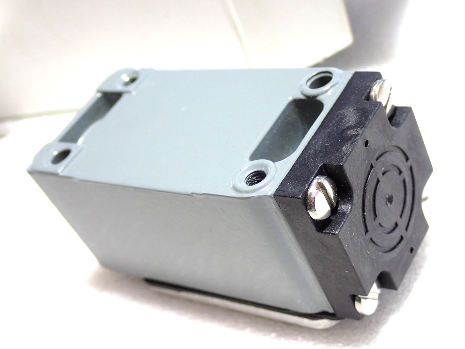 SGA-8005 TELEMECANIQUE SWITCH HALL EFFECT SENSOR NEW