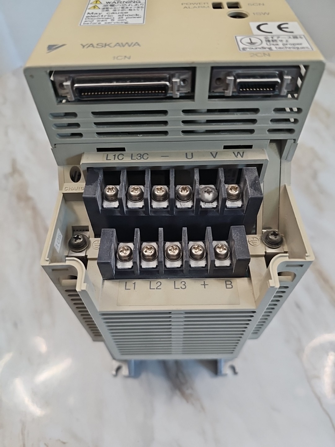 Yaskawa Servopack SGDB-05VD input 3ph 200-230v output 4 amp 230v