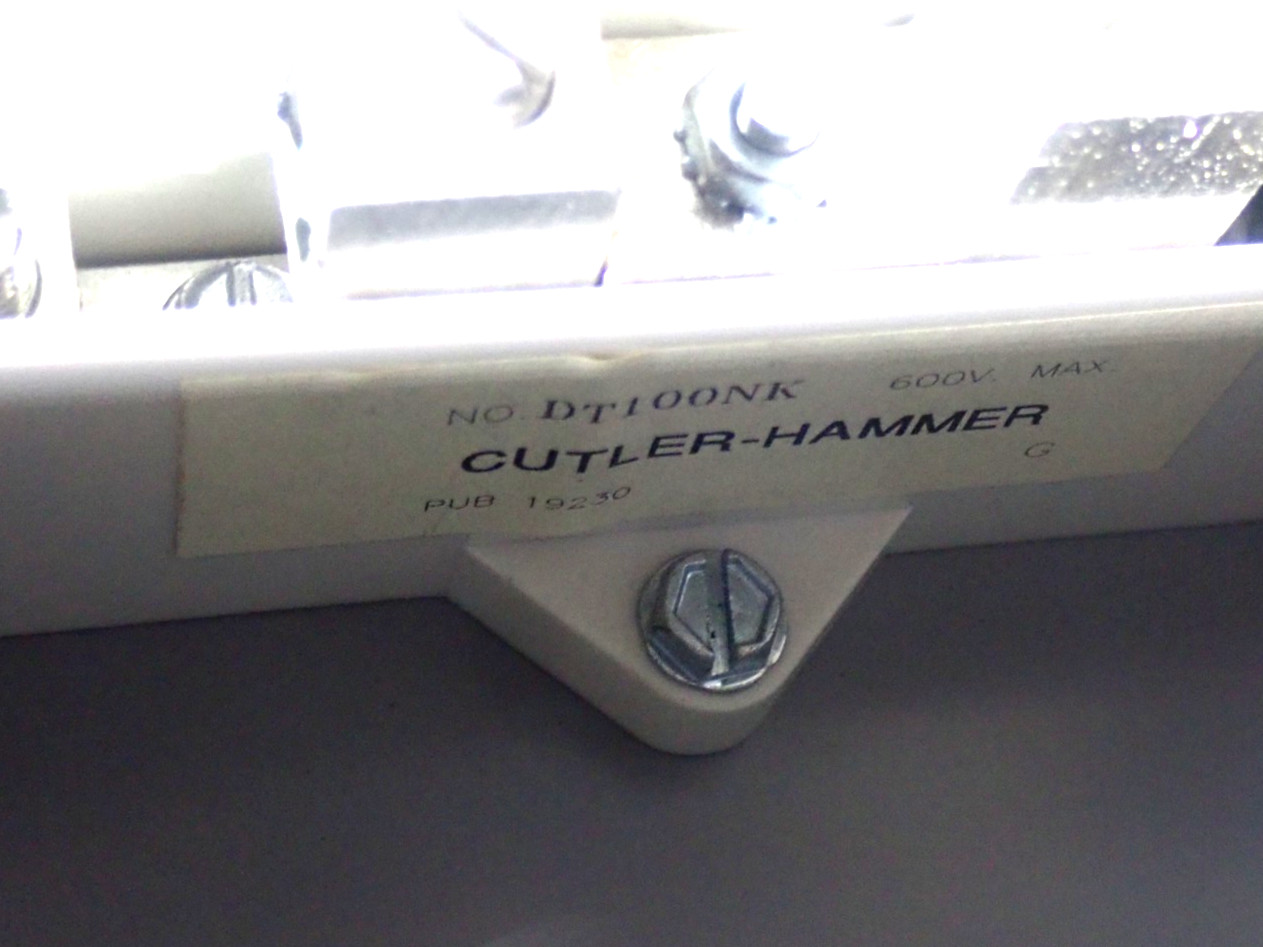 Cutler Hammer Eaton DT223UGK 100 Amp 240 Volt Non Fused Double Throw Disconnect