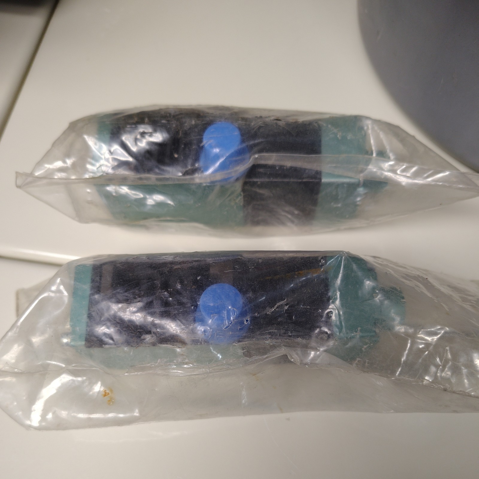 2 Numatics 228-703B MAX. OPER. PRESSURE 150 PSIG-AIR Solenoid Air Control Valve