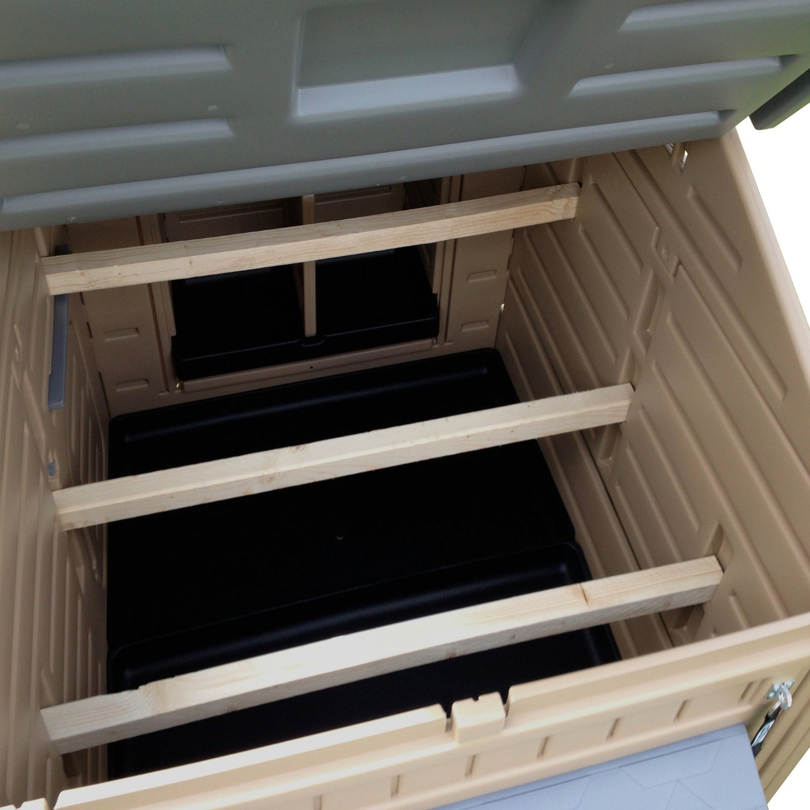 Large Chicken Coop (8 Bird) – Snaplock by Formex