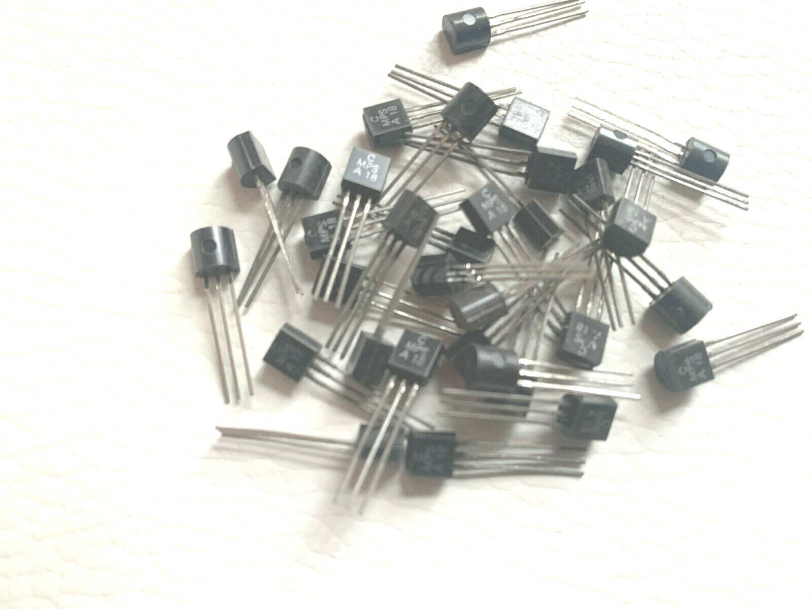 LOT 50 | MPSA18 NPN Silicon High gain Low noise | FREE US Shipping