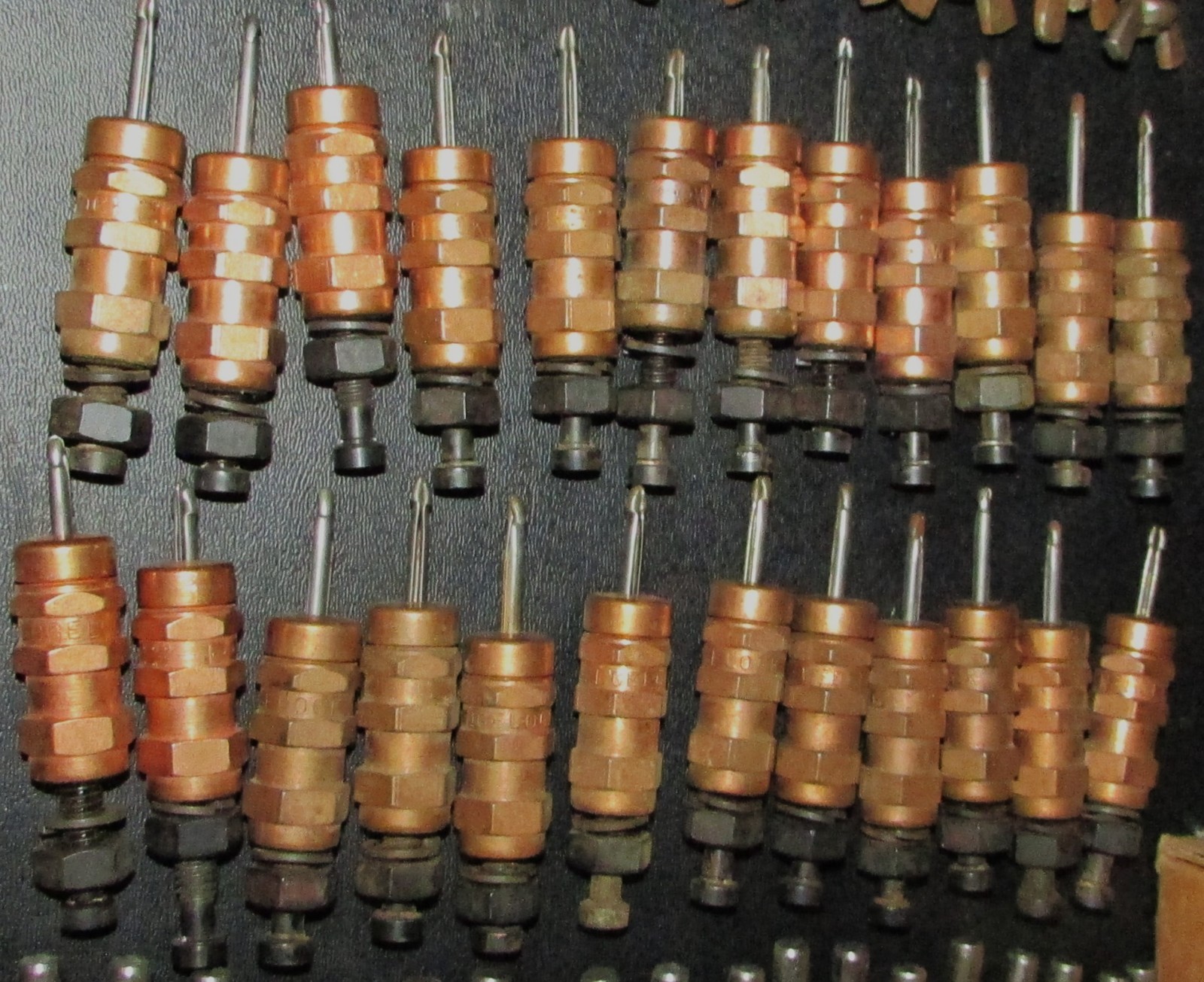 LOT OF 188 MIXED USED CLECO METAL FASTENERS: WING NUT, HEX NUT, PLIER, & SPRING