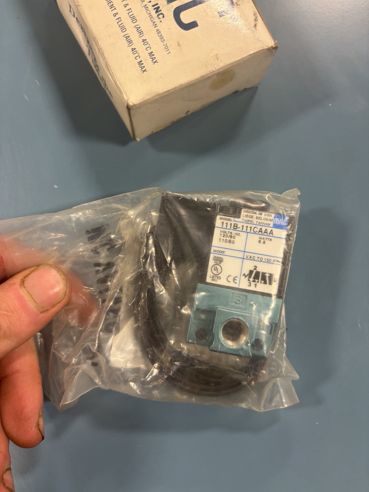 NEW Mac 111B-111CA Solenoid Valve