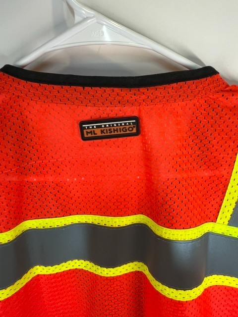 Kishigo Premium Black Series Men’s Surveyors Vest #1715, Class 2, Medium NEW